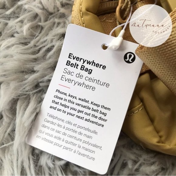 Lululemon Everywhere Belt Bag in Golden Sand - Picture 2 of 3